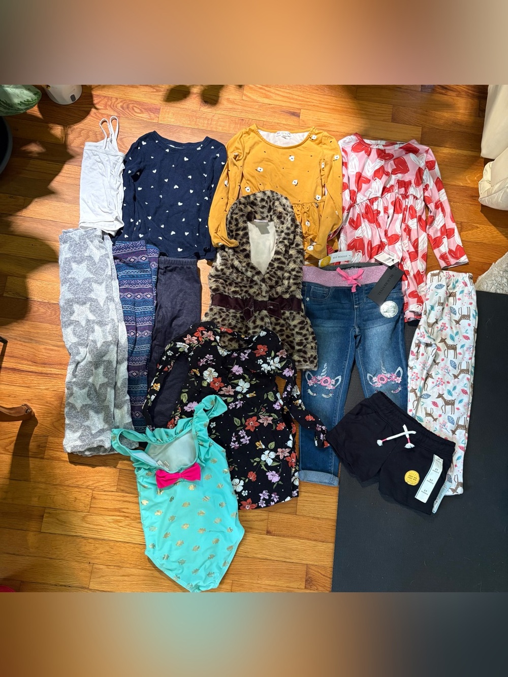 Girls size 5 toddler mixed Clothing Lot  Floral Dress, Leopard Vest, Denim